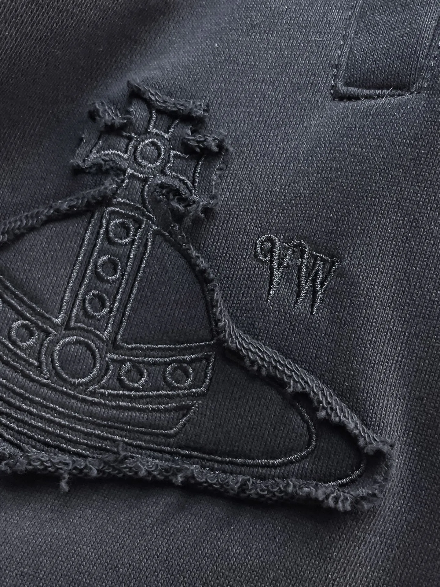 The Queen Mother's three-standard complete 2026 summer New Arrival men's casual shorts, advanced custom-made fabric Breathable fabric, Breathable elasticity and comfort, impeccable details, top-grade accessories, original logo design concept, delicate and soft feel! The upper body fit is awesome! Size: M-XXXL Please state your height and weight when ordering